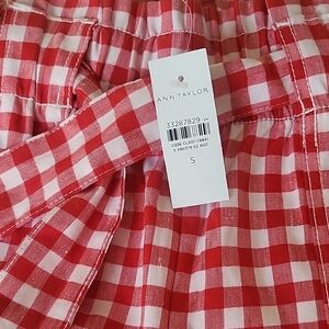 Ann Taylor Red and White Checkered Short Size Small